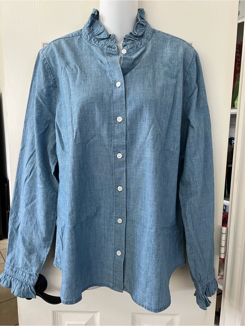 NWT J.Crew Chambray Ruffle-Collar Button-Front L - Picture 5 of 14